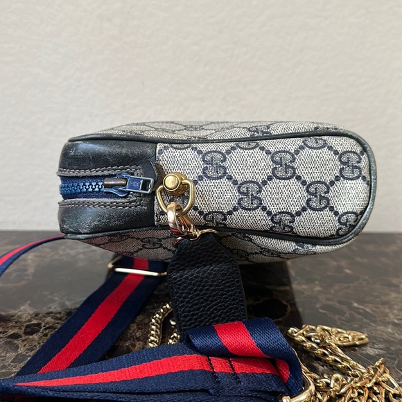 Gucci 80s Monogram GG Camera Bag w/Web Detail - vintage - Picture 6 of 14